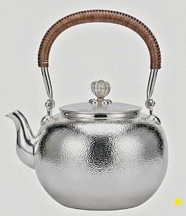 Sterling silver teapot with decorative finial £5000 order number 505